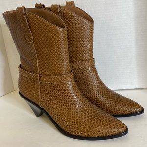 Matisse brown western leather snake skin pattern ankle boots size 8m